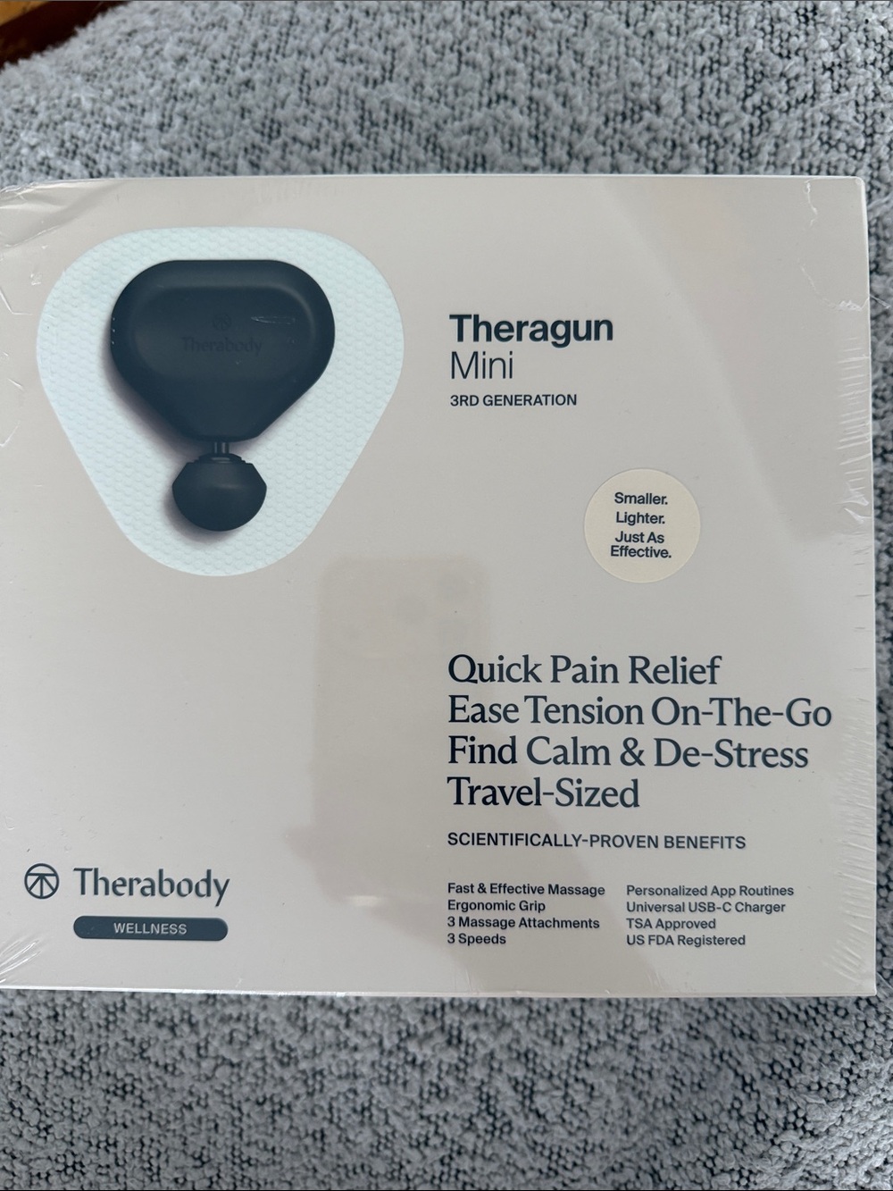 Therabody Theragun Mini - Beige with Black Attachment